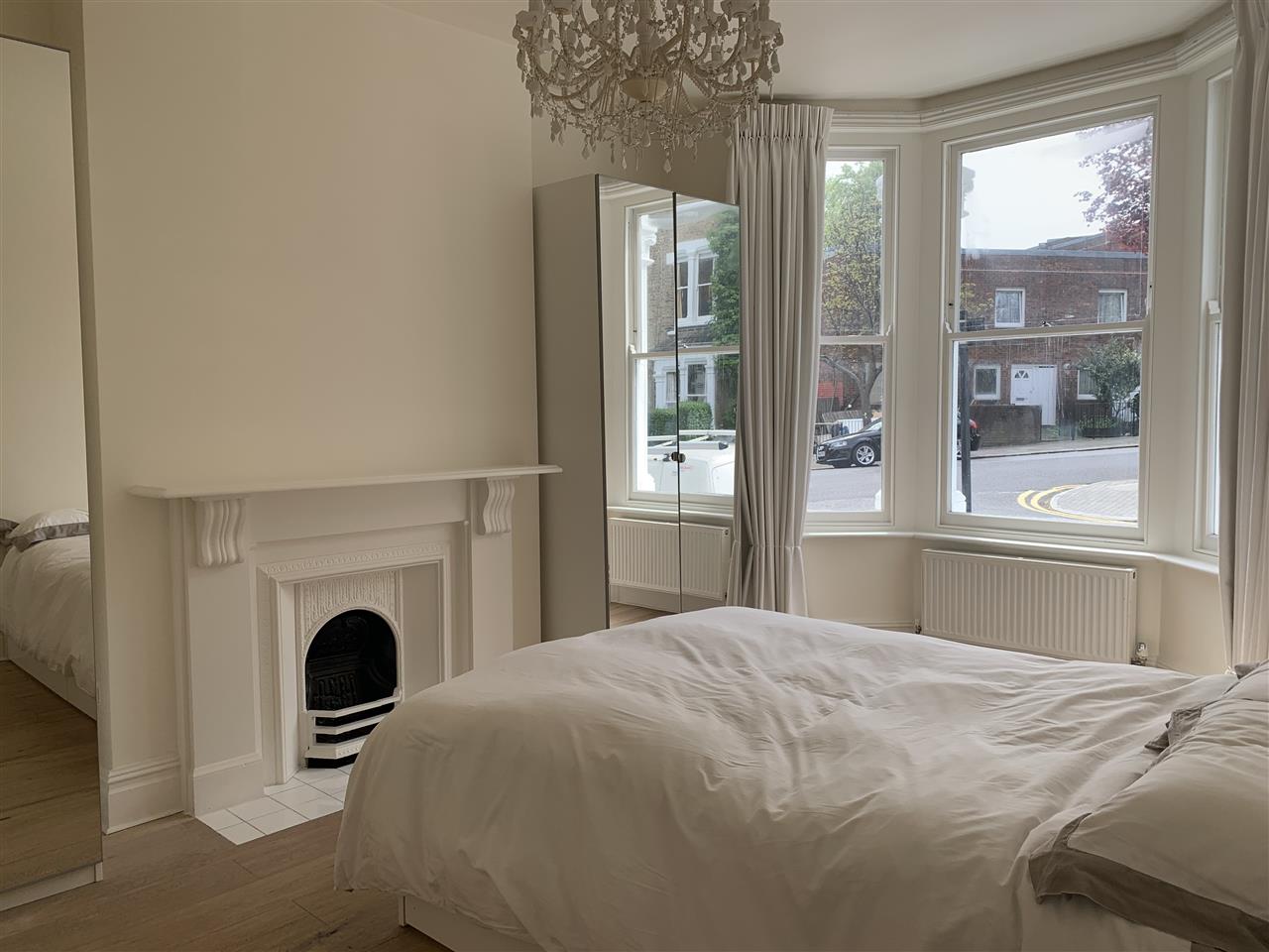 2 bed flat to rent in Celia Road 6
