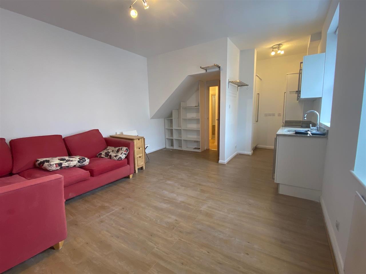 1 bed flat to rent in Queens Crescent  - Property Image 11