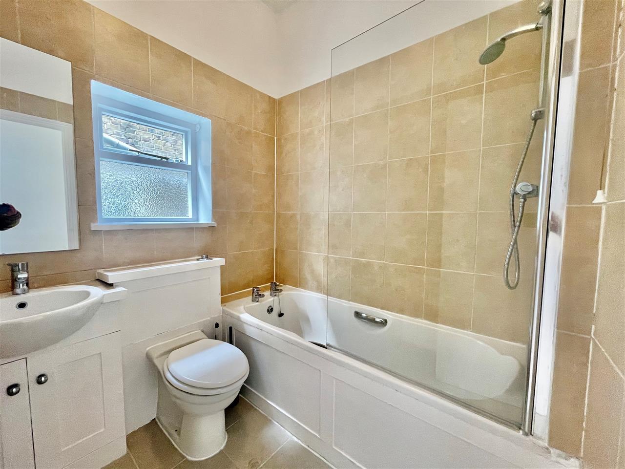 1 bed flat to rent in Tufnell Park Road 5