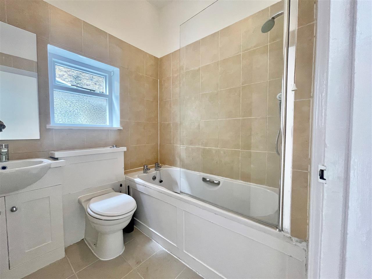 1 bed flat to rent in Tufnell Park Road  - Property Image 9