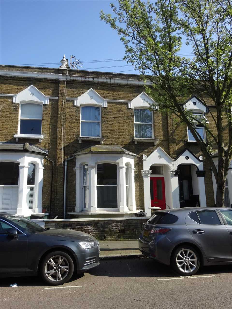 AVAILABLE FROM 26TH JUNE 2023 WITH HOUSE OF MULTIPLE OCCUPATION LICENCE.  A well presented two storey terraced Victorian house situated in a sought after location within close proximity to Archway (Northern Line) underground station, Upper Holloway overground station, Whittington Park, local ...