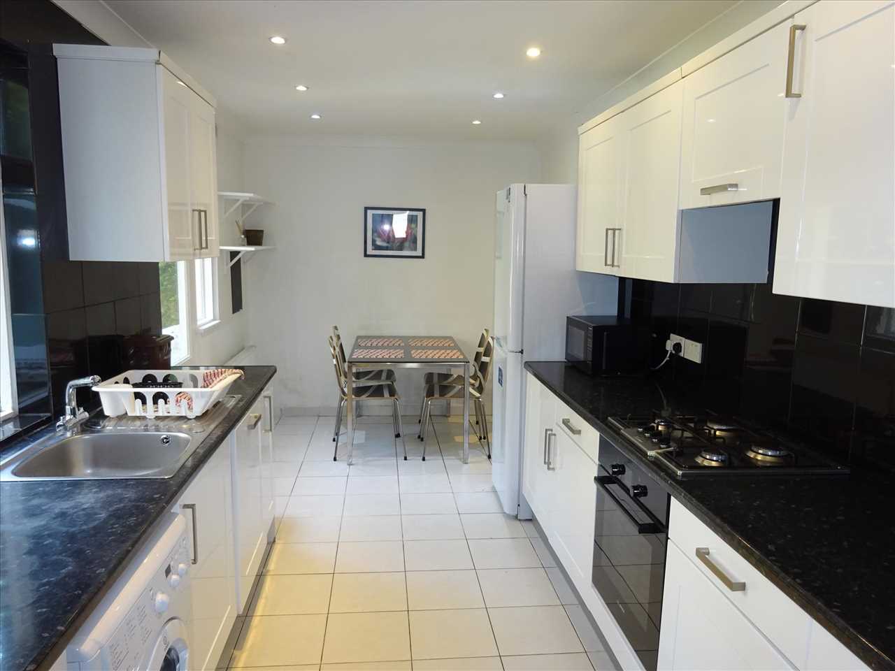 4 bed house to rent in Wedmore Gardens  - Property Image 5