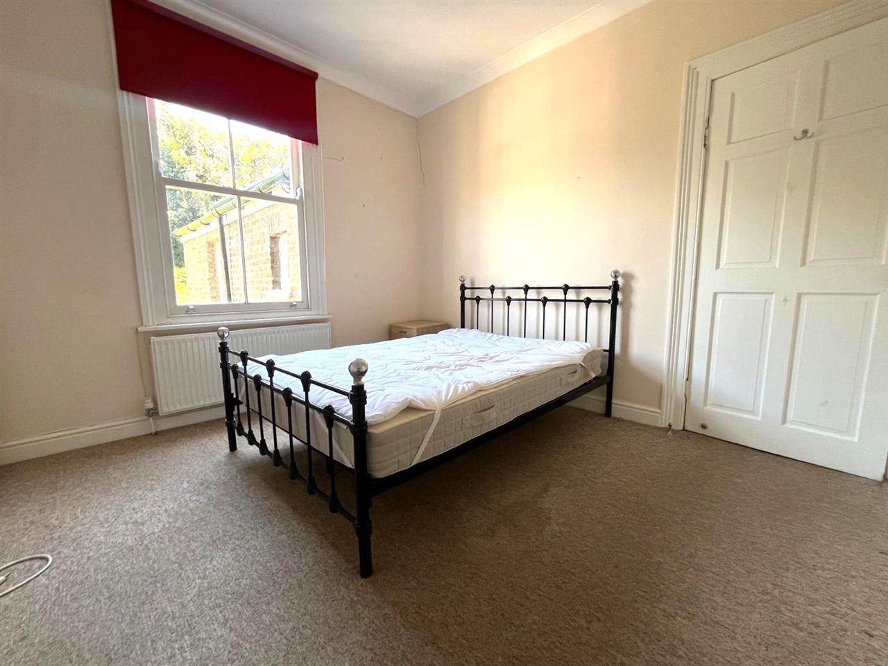 4 bed terraced house to rent in Wedmore Gardens 12