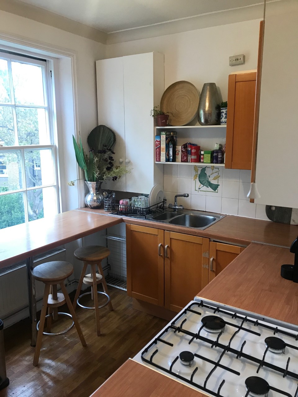 2 bed flat to rent in Gloucester Avenue 5