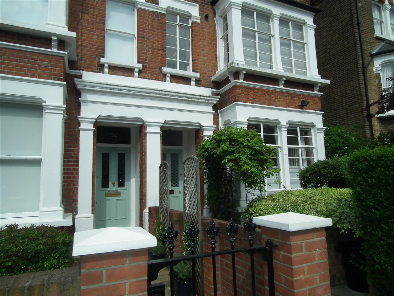 2 bed flat to rent in Beversbrook Road 6