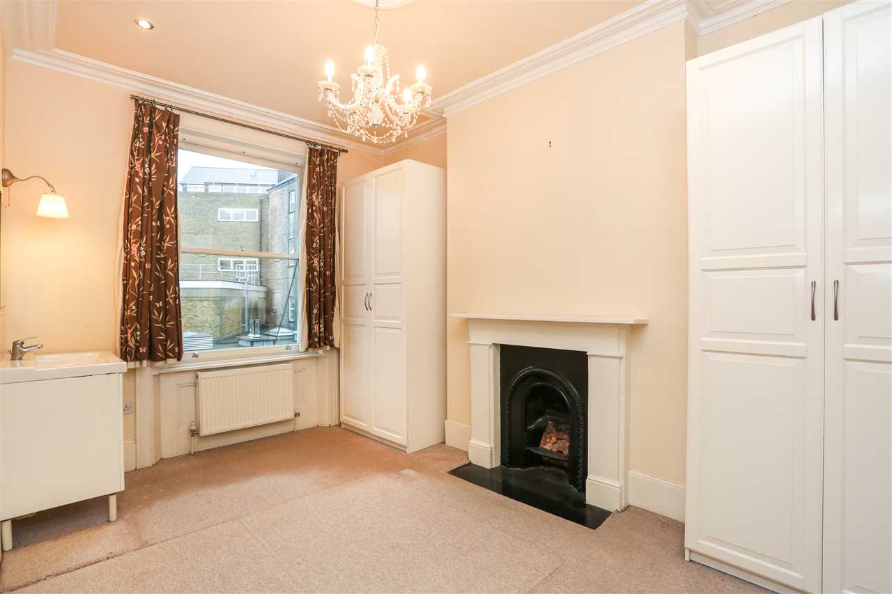 2 bed flat to rent in Bartholomew Road 0