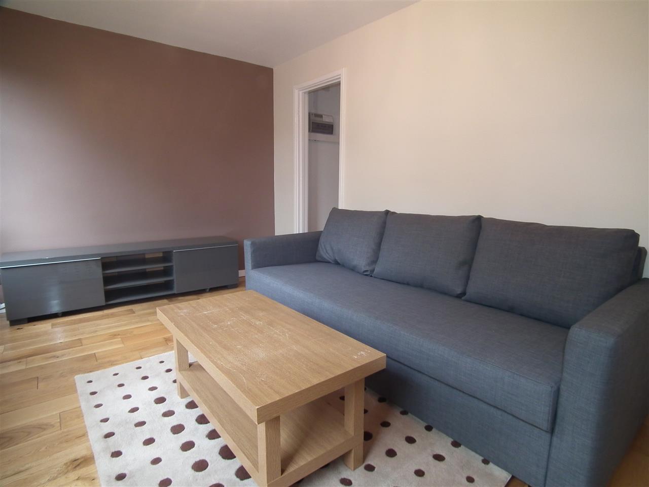 2 bed flat to rent  - Property Image 3