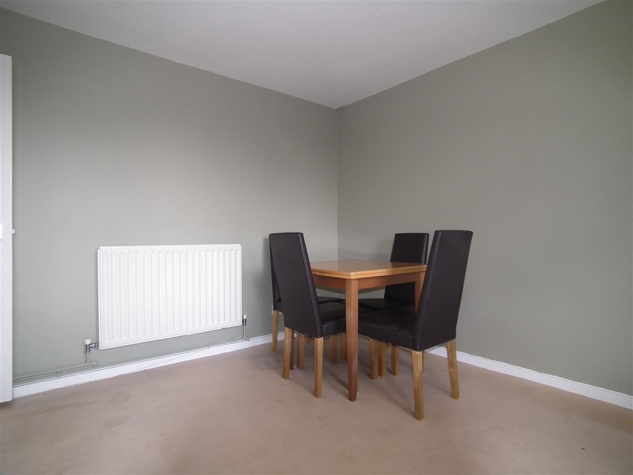 2 bed flat to rent 5