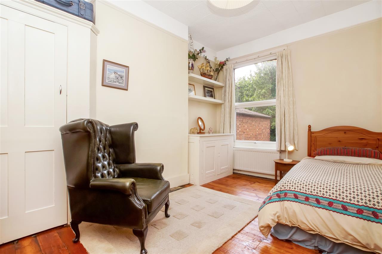 4 bed end of terrace house for sale in Tytherton Road 10
