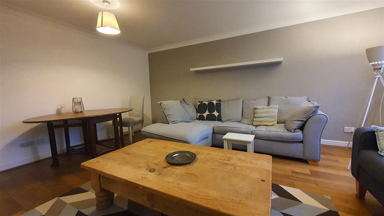 2 bed flat to rent in Goddard Place 1