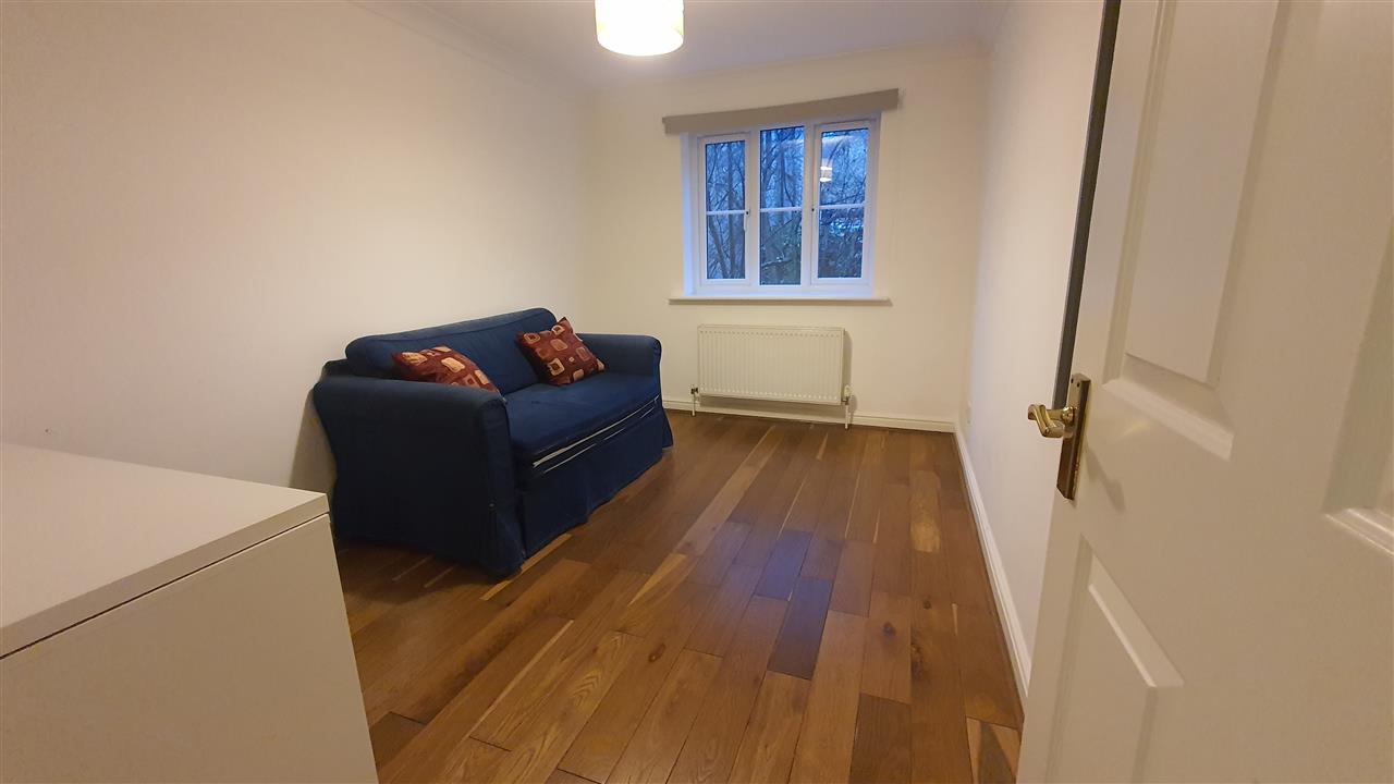 2 bed flat to rent in Goddard Place 4
