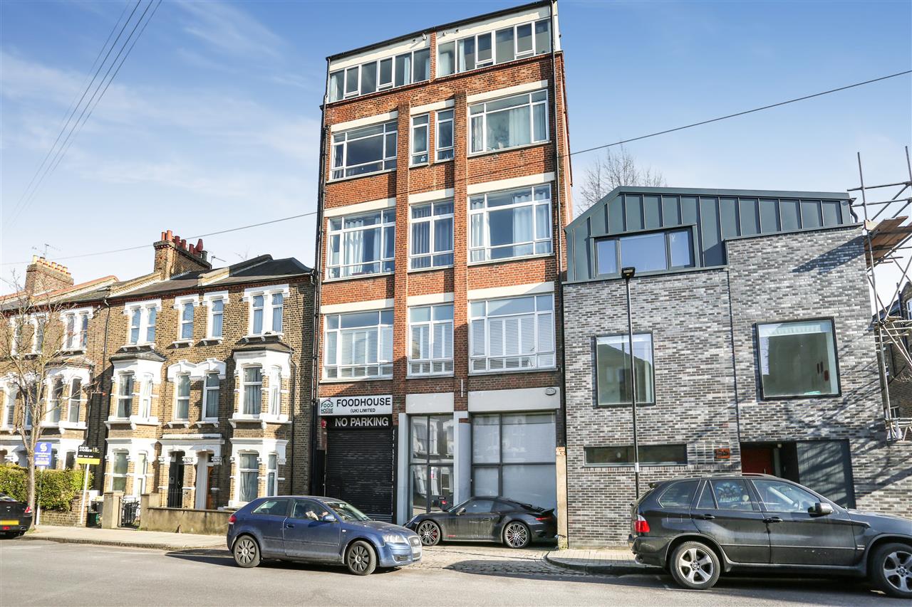 2 bed flat for sale in Fairbridge Road  - Property Image 8