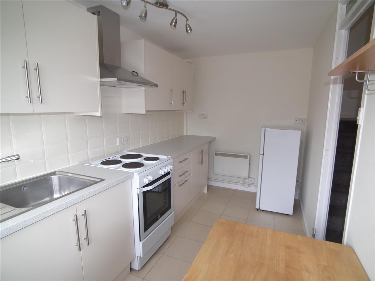 2 bed flat to rent in Crayford Road 3