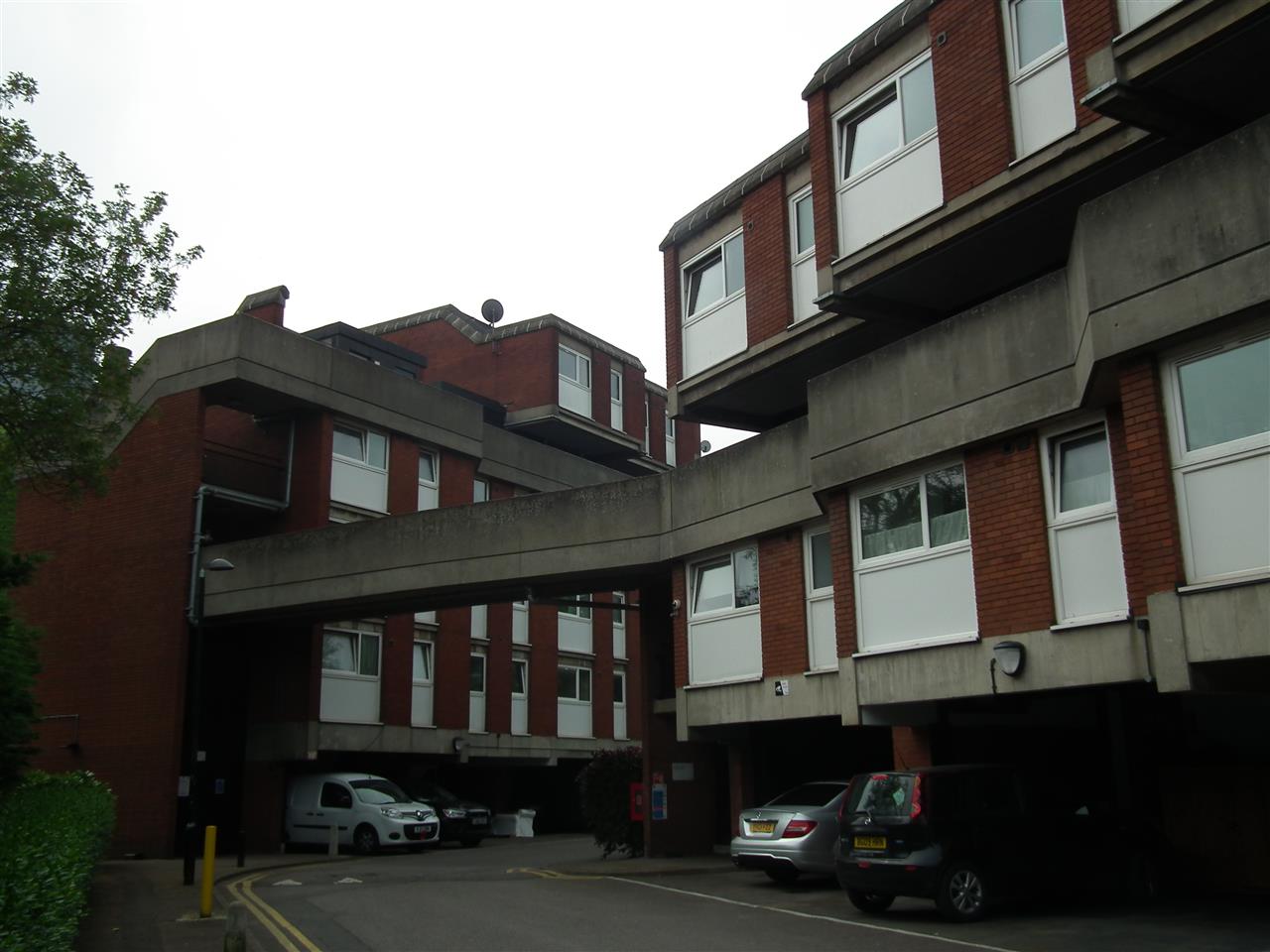 2 bed flat to rent in Crayford Road 7