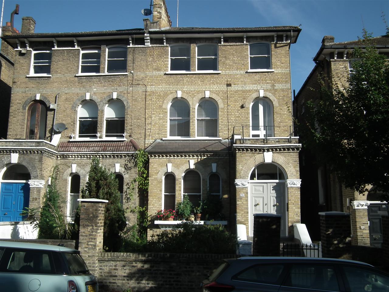 AVAILABLE FROM 8TH APRIL 2023. Located in one of Tufnell Park's sought after tree lined turnings is this attractive first floor UNFURNISHED converted flat. The accommodation comprises of two bedrooms (one double/one large single), bright reception room with private terrace, separate and ...