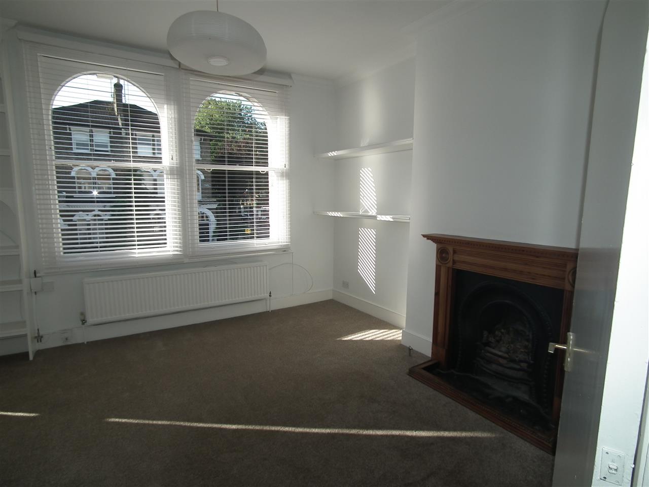 2 bed flat to rent in Anson Road 1