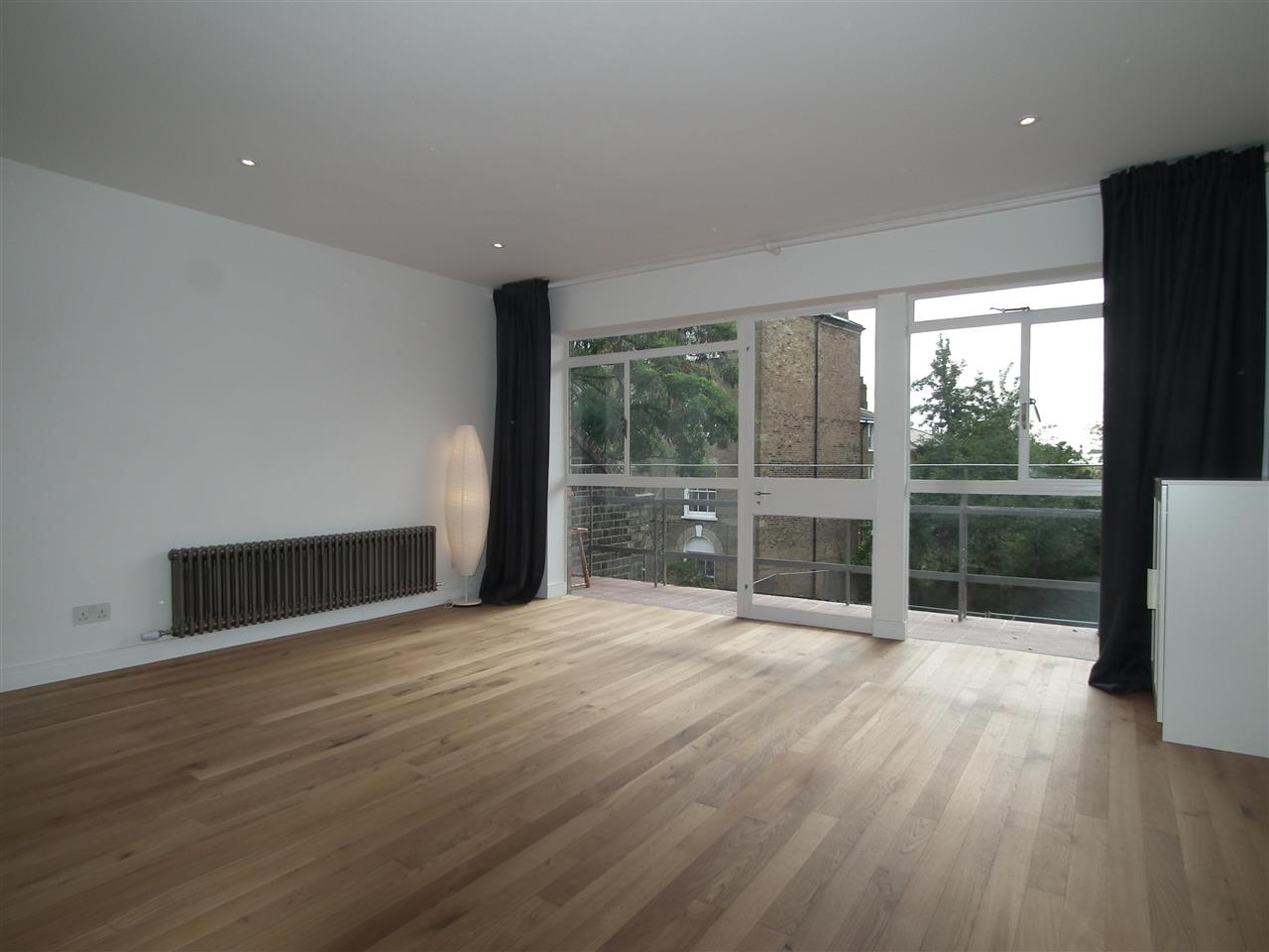 AVAILABLE FROM THE END OF NOVEMBER 2024! Located in Dartmouth Park within close proximity to Tufnell Park underground station (Northern Line) and the trendy mix of shops, bars and eateries of Fortess Road is this well presented UNFURNISHED first floor apartment in a small private block. The ...