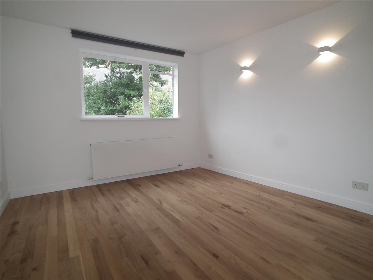 1 bed flat to rent in Chetwynd Road 3