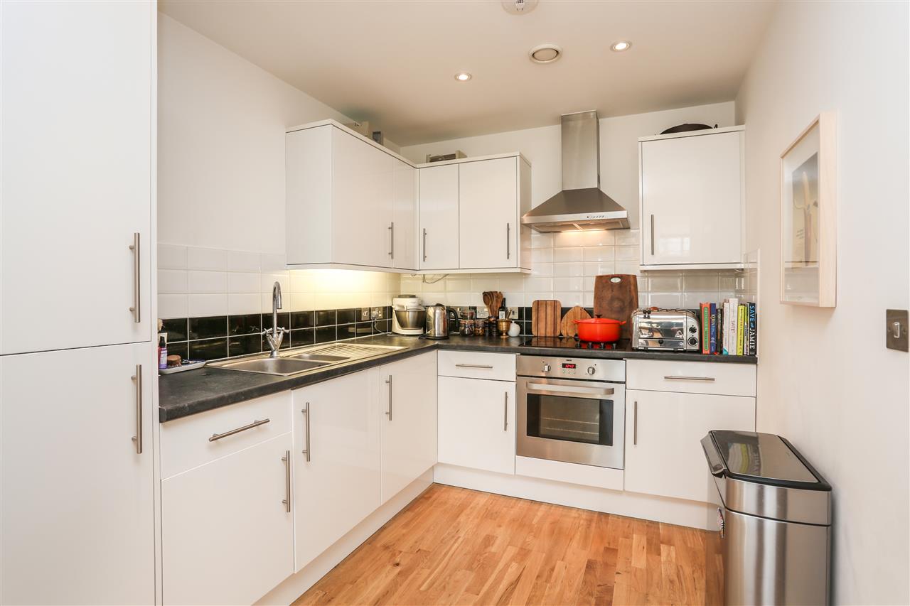 1 bed flat for sale in Axminster Road 6