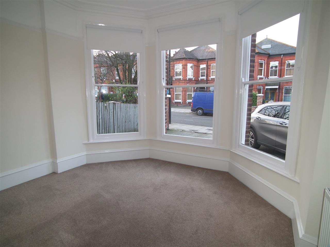 4 bed flat to rent in Fordwych Road  - Property Image 2