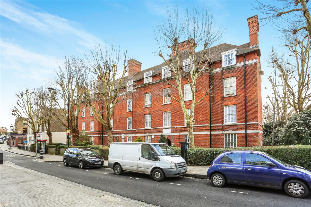 A very well presented and refurbished to a high standard first floor ex-local authority apartment forming part of a popular red brick period mansion block. The accommodation (approximately 558 Sq Ft / 52 Sq M) comprises: two bedrooms, separate modern kitchen, reception and modern bathroom. ...