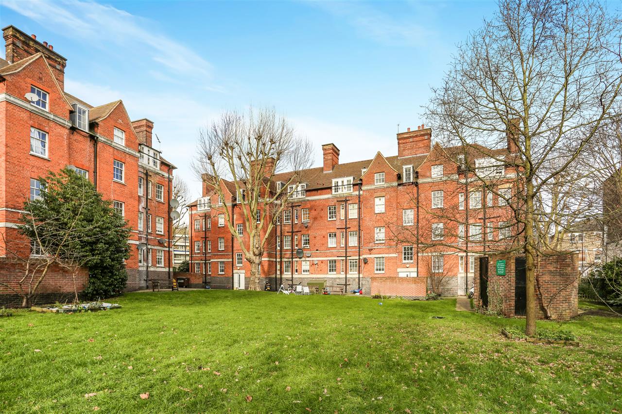 2 bed flat for sale in Chester Road 9