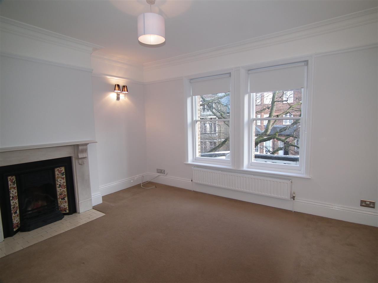 2 bed flat to rent in Fitzjohns Avenue 1