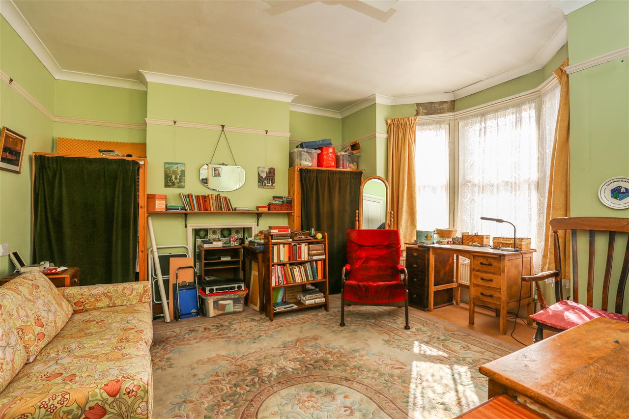 3 bed house for sale in Brecknock Road 1