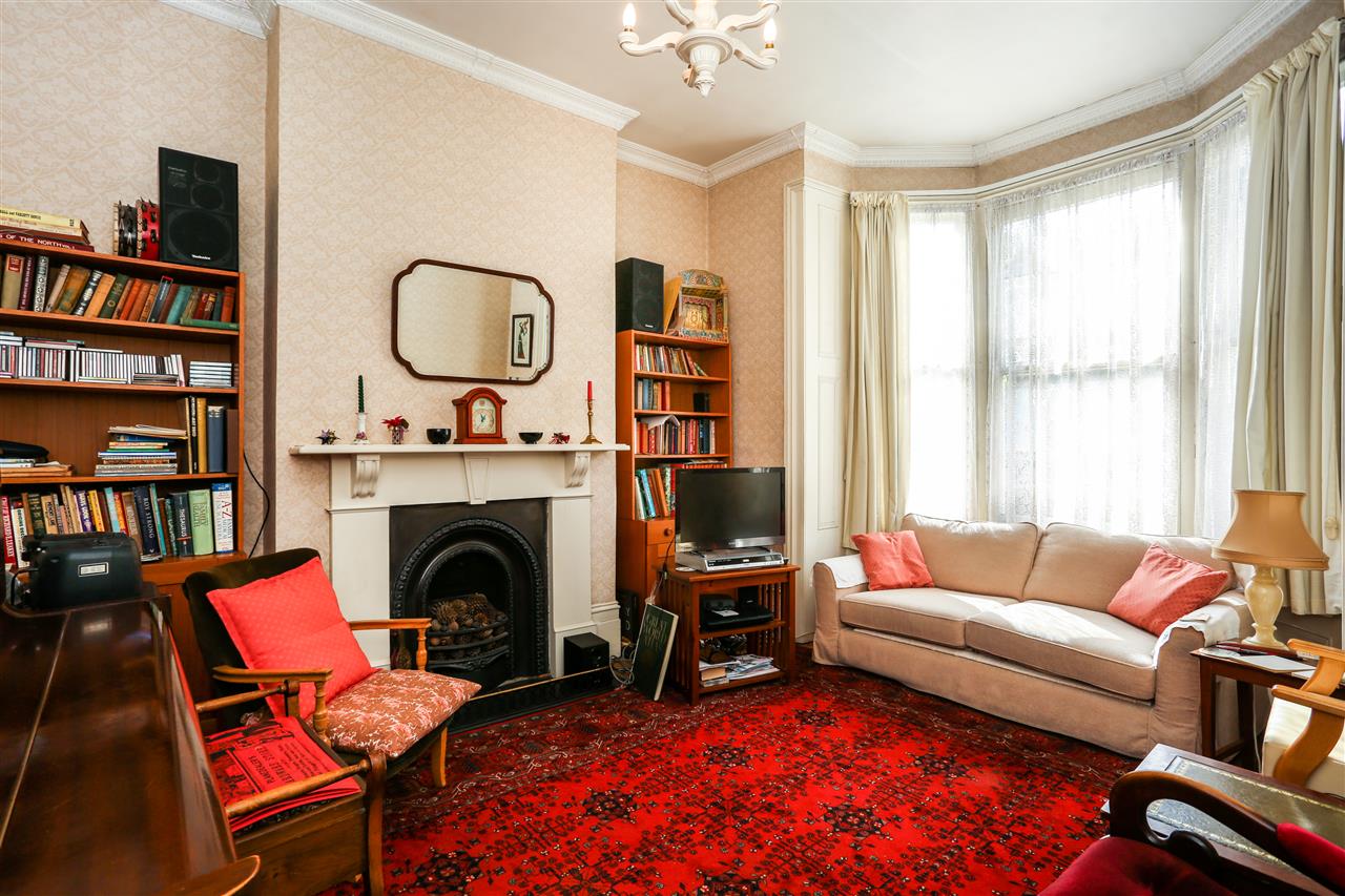 3 bed house for sale in Brecknock Road  - Property Image 3