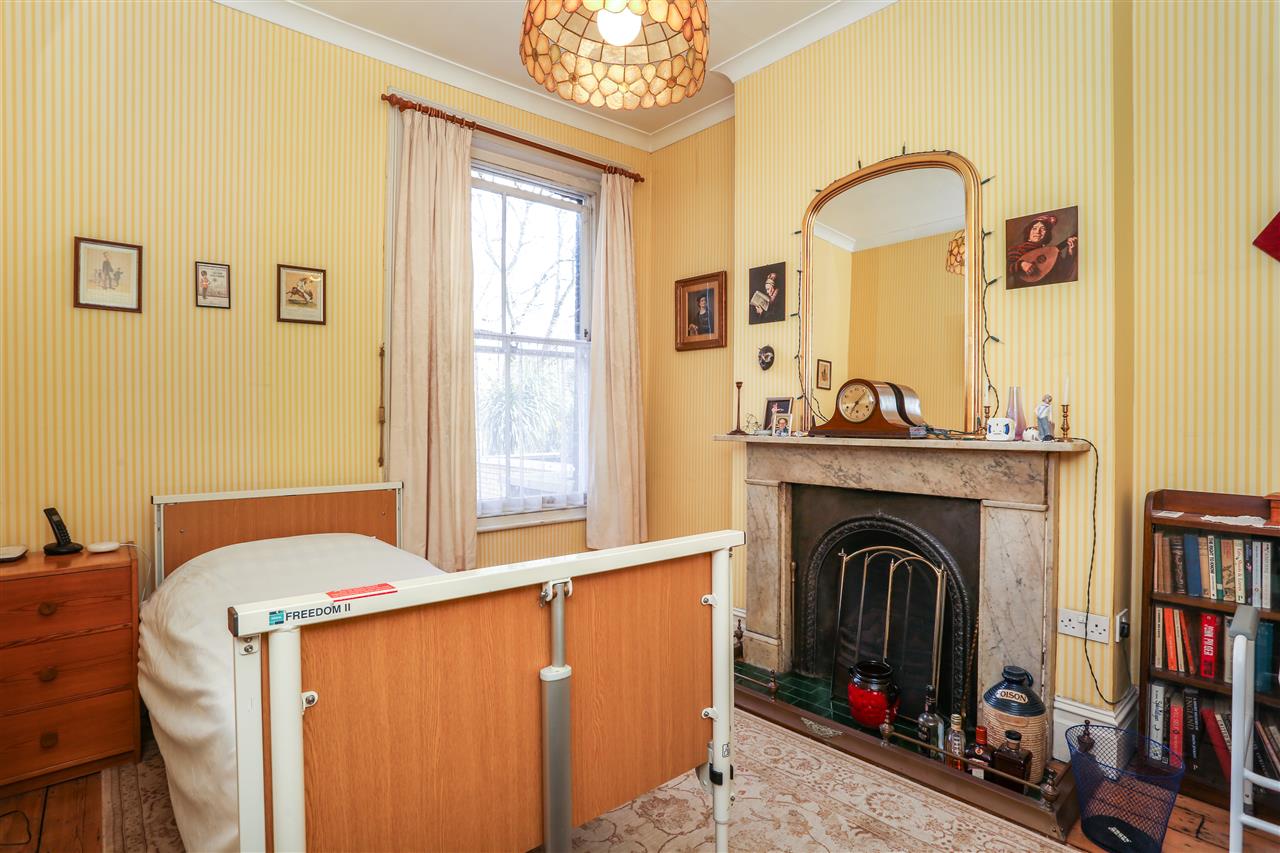3 bed house for sale in Brecknock Road  - Property Image 4