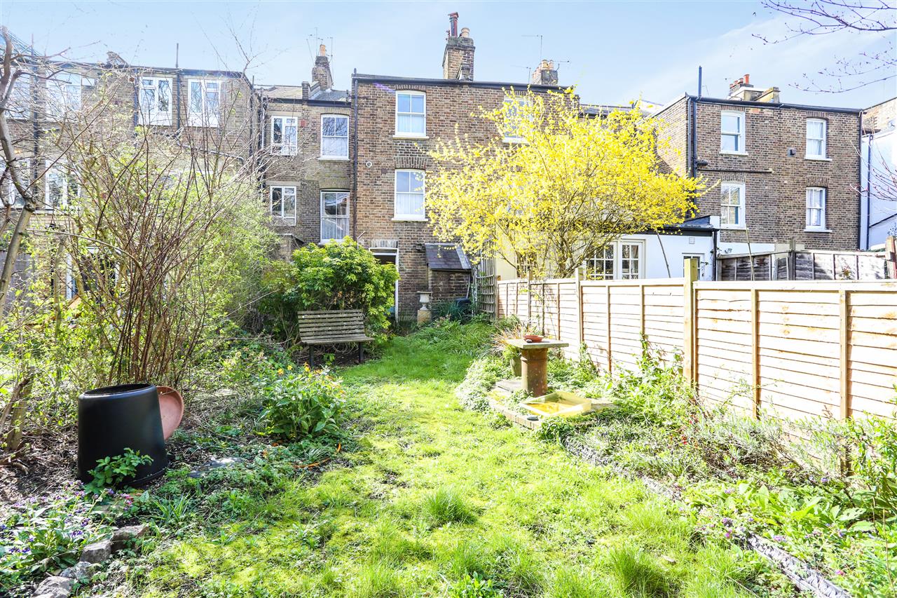 3 bed house for sale in Brecknock Road  - Property Image 9
