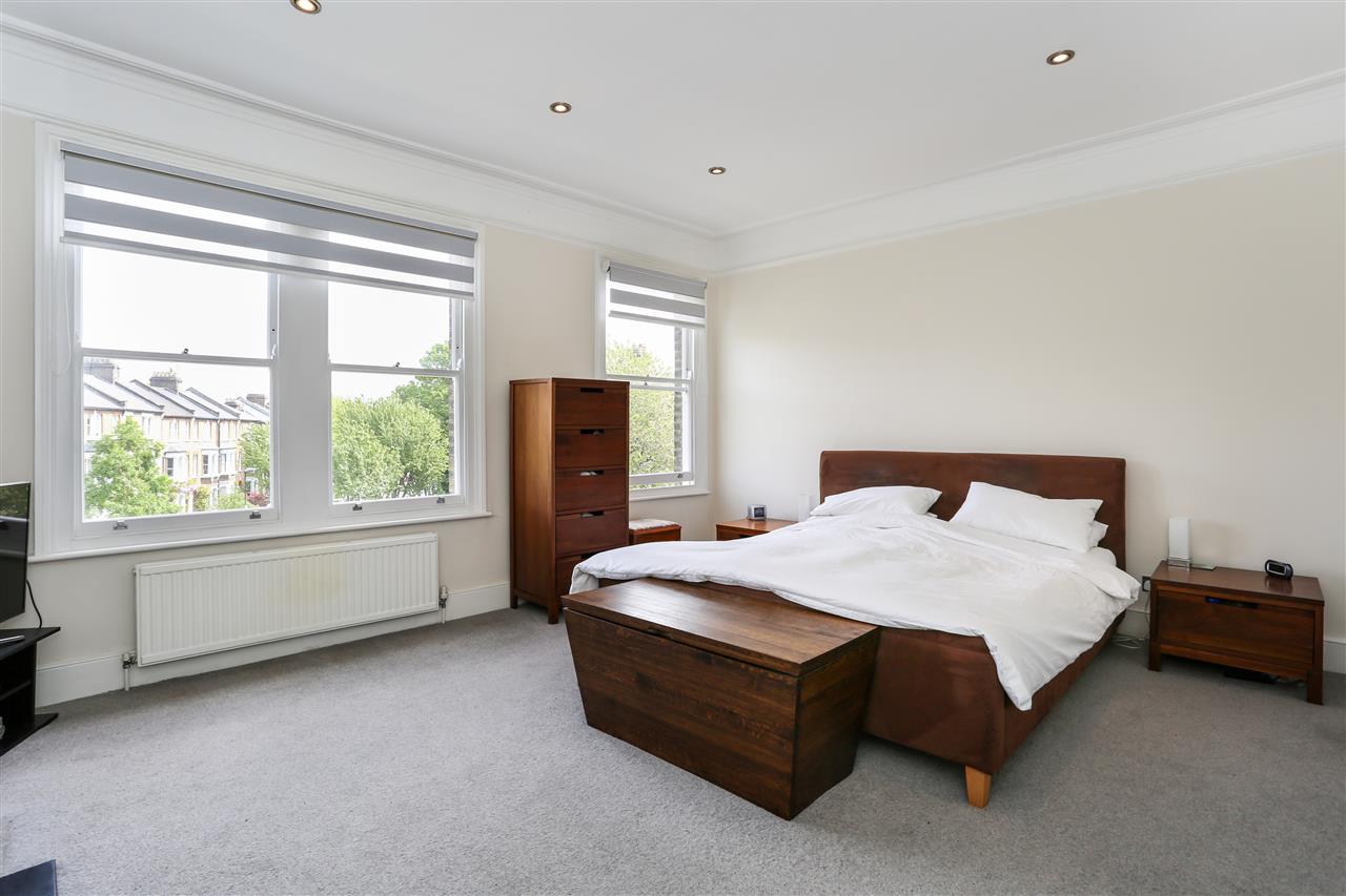 4 bed house for sale in Huddleston Road 6