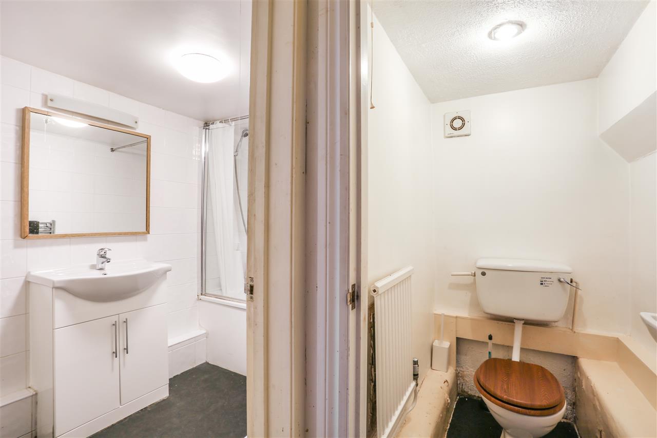 3 bed flat for sale in Brecknock Road  - Property Image 14