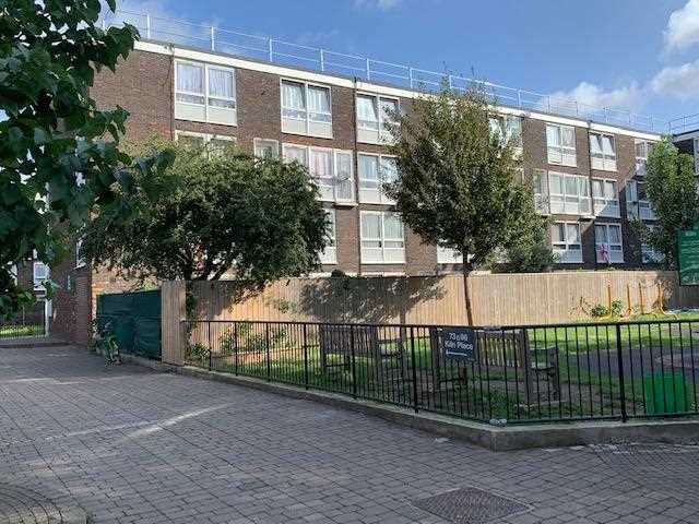 AVAILABLE FROM 21ST OCTOBER 2024.! A well presented duplex purpose built apartment located on the 2nd & 3rd (top) floors of a low rise block. The accommodation comprises of four bedrooms (three doubles and a large single with private balcony), separate reception room, equipped kitchen and ...