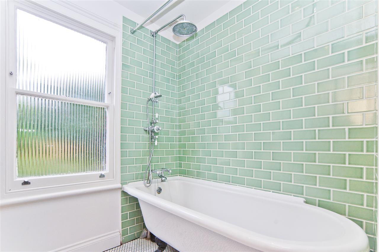 2 bed maisonette for sale in Tufnell Park Road  - Property Image 7
