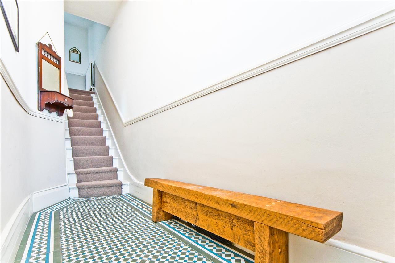 2 bed maisonette for sale in Tufnell Park Road  - Property Image 9