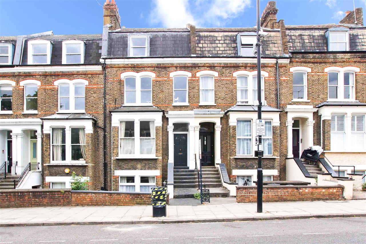 2 bed maisonette for sale in Tufnell Park Road  - Property Image 11