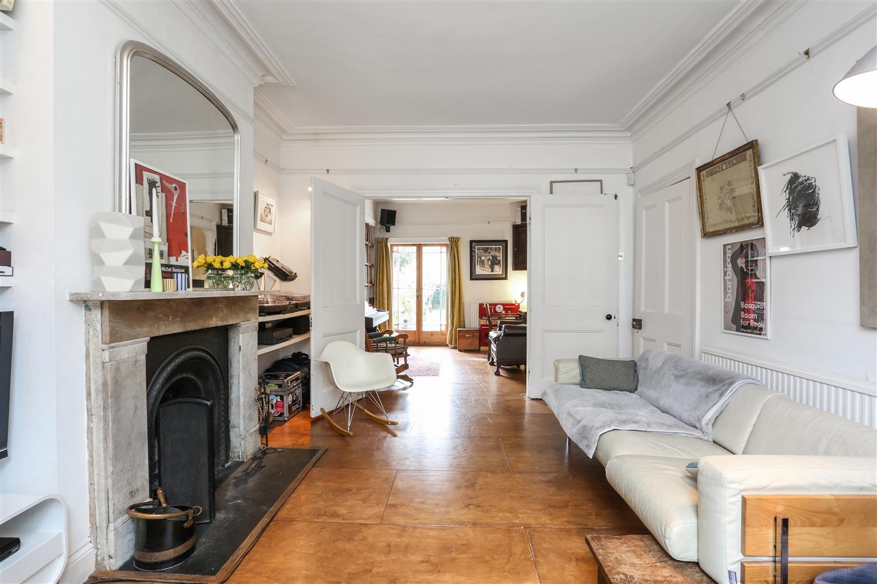 4 bed house for sale in Yerbury Road  - Property Image 3