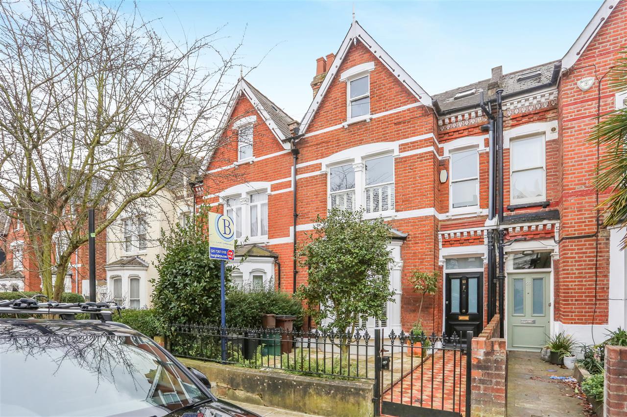 4 bed house for sale in Yerbury Road 20