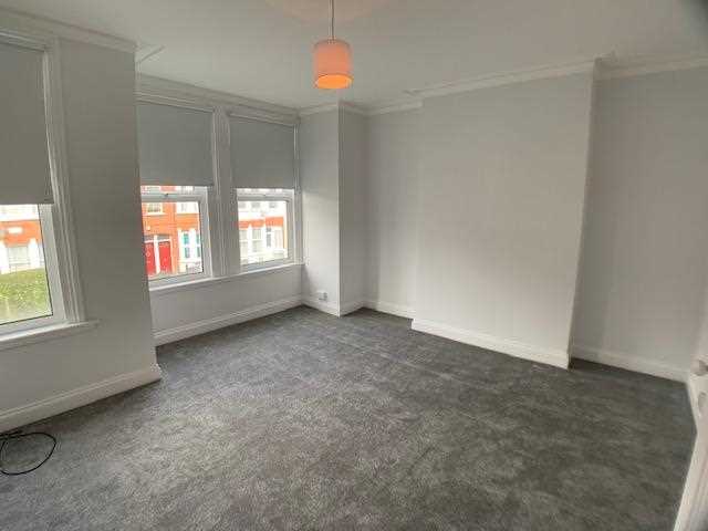3 bed house to rent in Sandringham Road 6