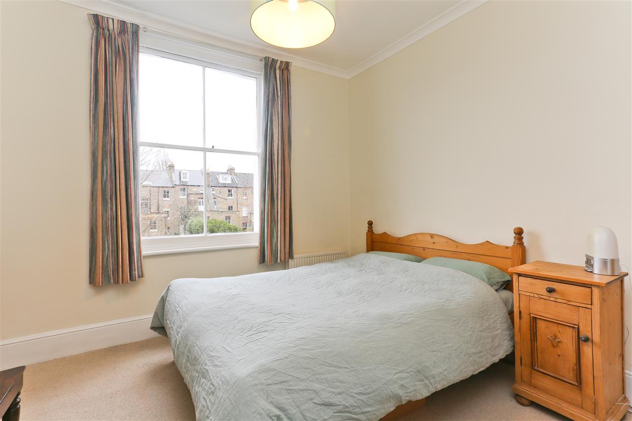 1 bed flat for sale in Tufnell Park Road  - Property Image 3