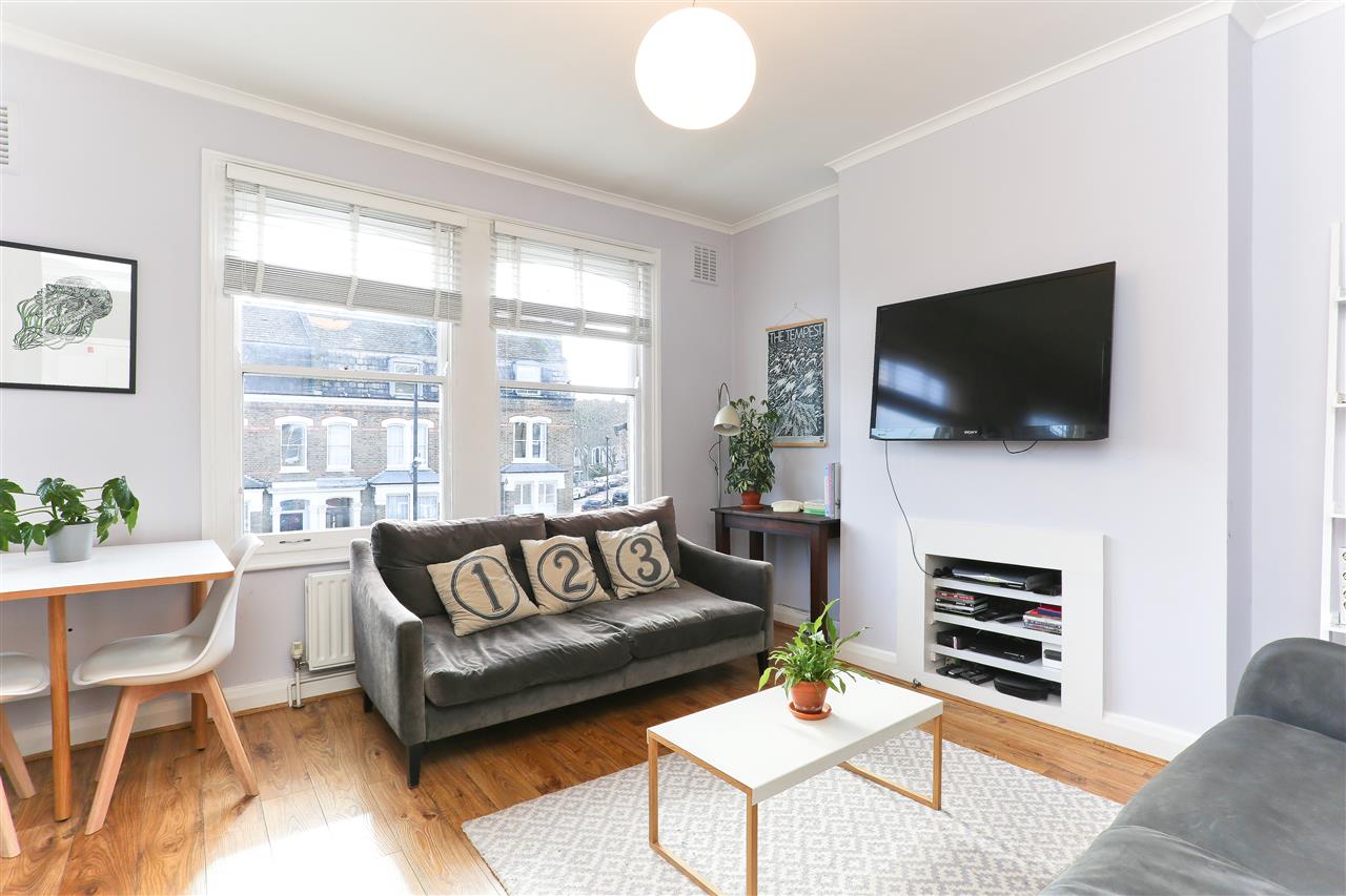 2 bed flat for sale in Tufnell Park Road 2
