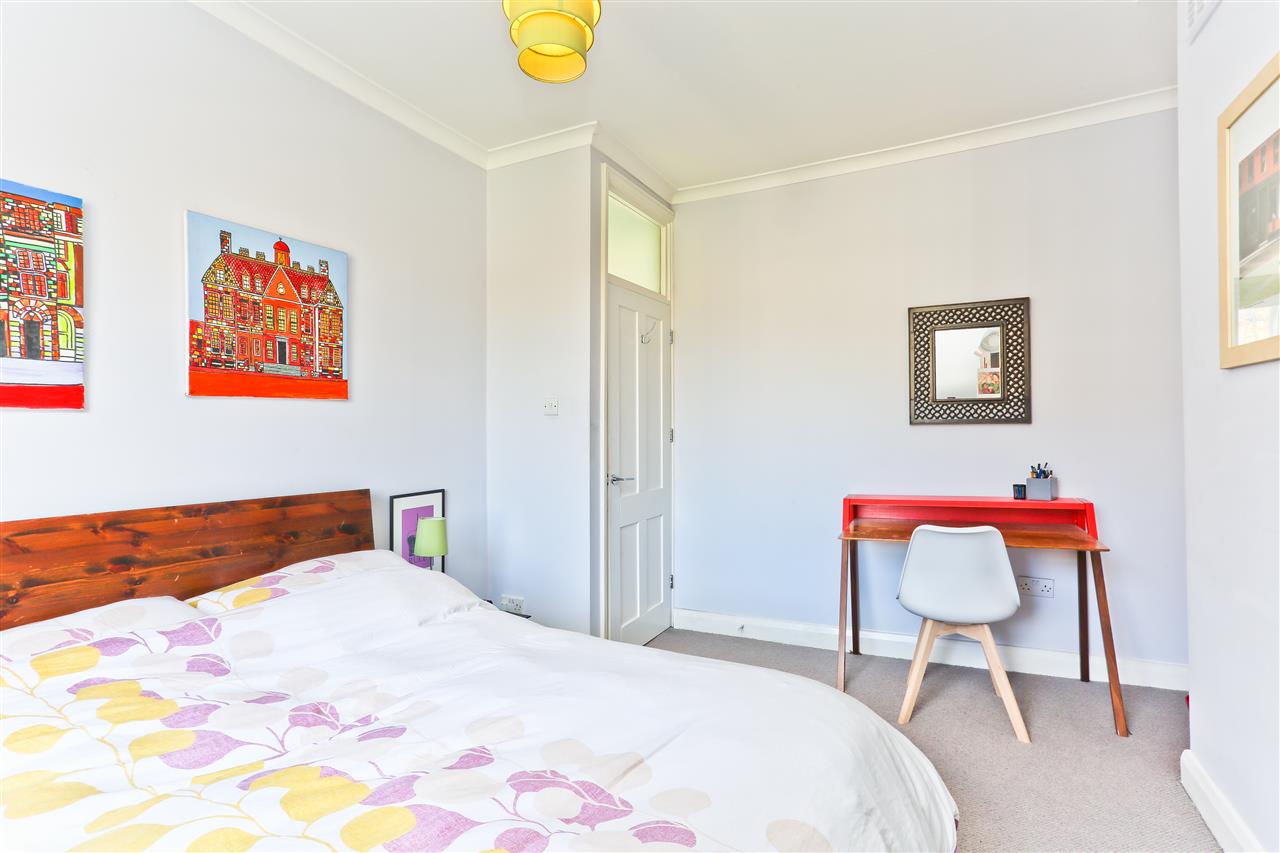 2 bed flat for sale in Tufnell Park Road  - Property Image 10
