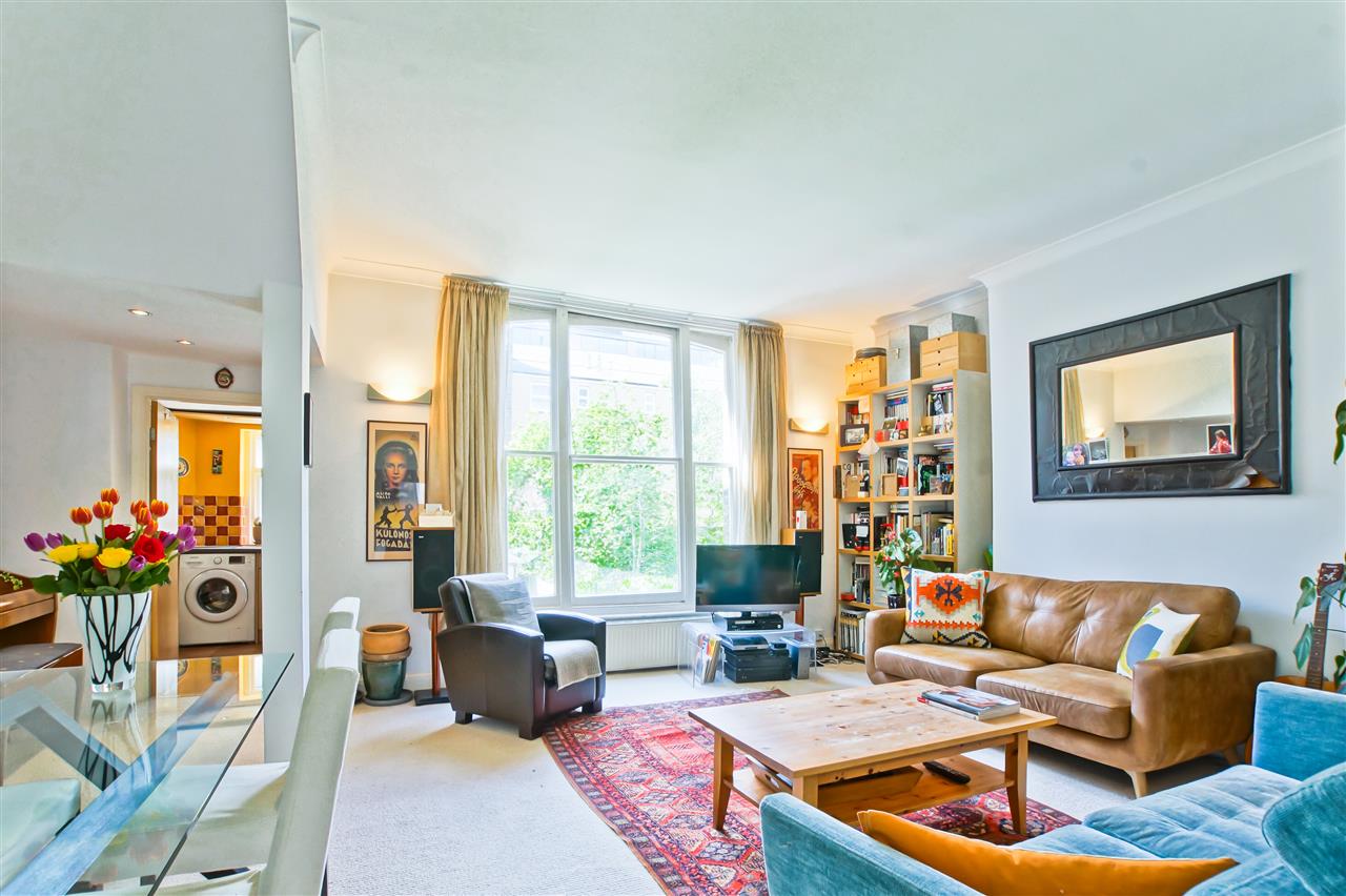 VIDEO TOUR AVAILABLE!<BR>A very spacious (approximately 651 Sq Ft/60 Sq M) and well presented raised ground floor apartment forming part of an imposing converted Victorian house situated in a highly sought after location that is within close proximity to the multiple shops, cafes, restaurants ...