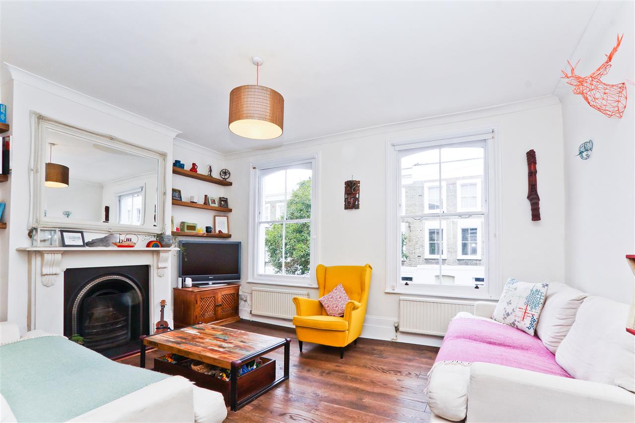 A very spacious (approximately 914 Sq Ft/85 Sq M) and very well presented duplex apartment with a roof terrace occupying the first and second floors of a period property situated in a sought after residential location that is within close proximity of several local open spaces and popular ...