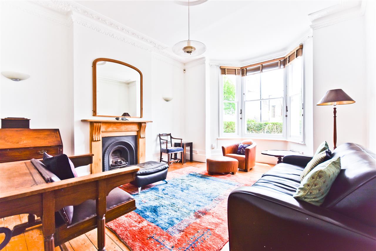 5 bed terraced house for sale in Yerbury Road  - Property Image 2