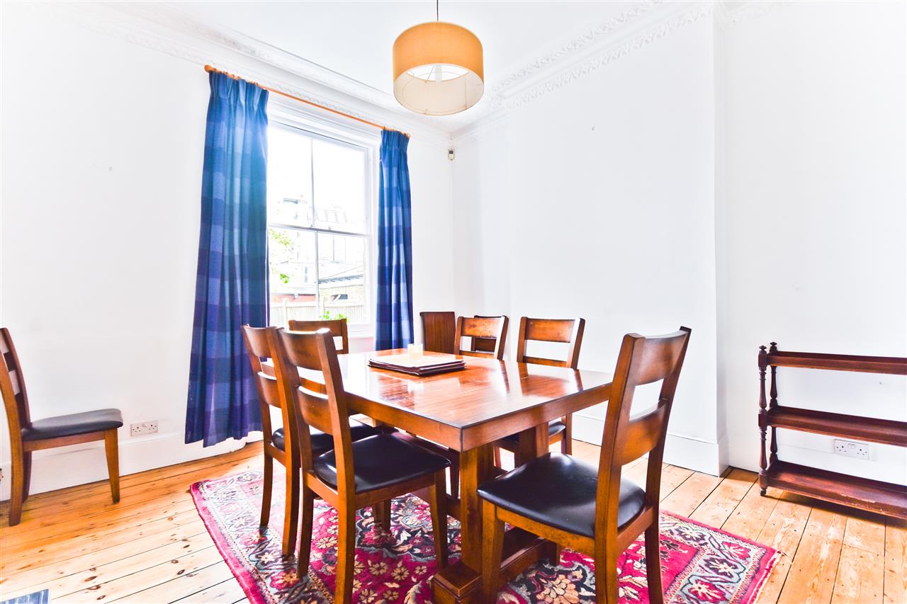 5 bed terraced house for sale in Yerbury Road 3