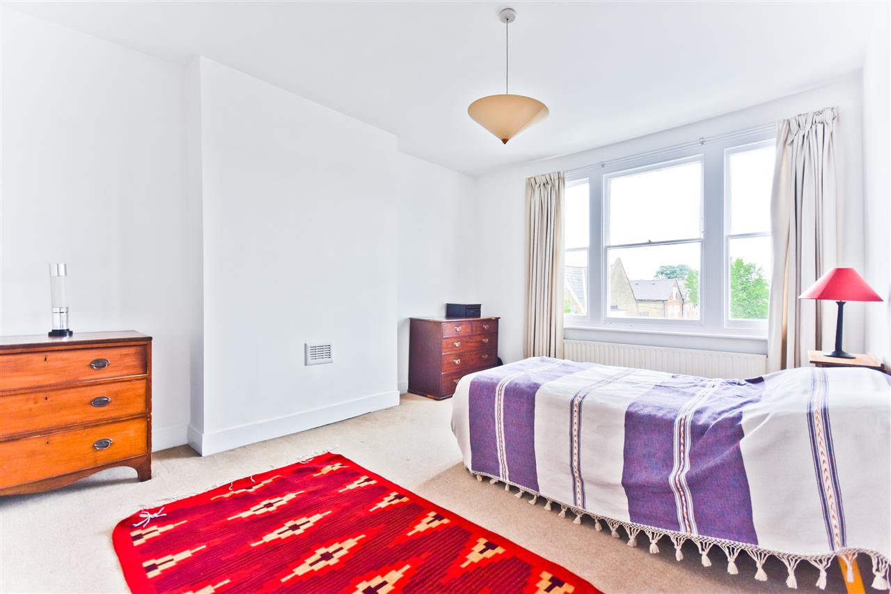 5 bed terraced house for sale in Yerbury Road 7
