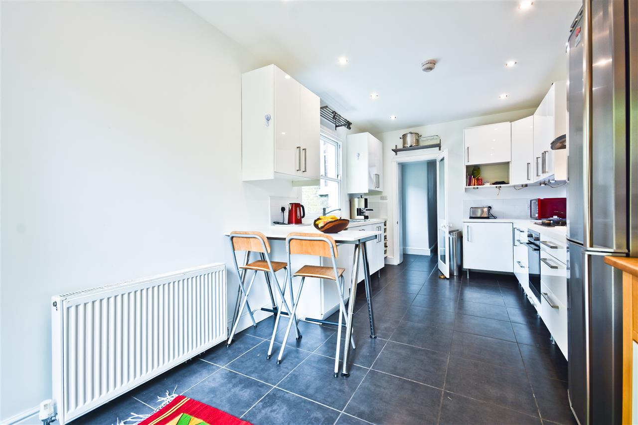 5 bed terraced house for sale in Yerbury Road 11