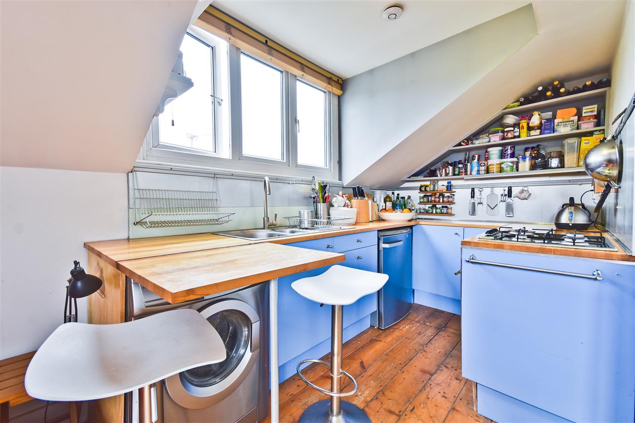1 bed flat for sale in Lady Somerset Road 3